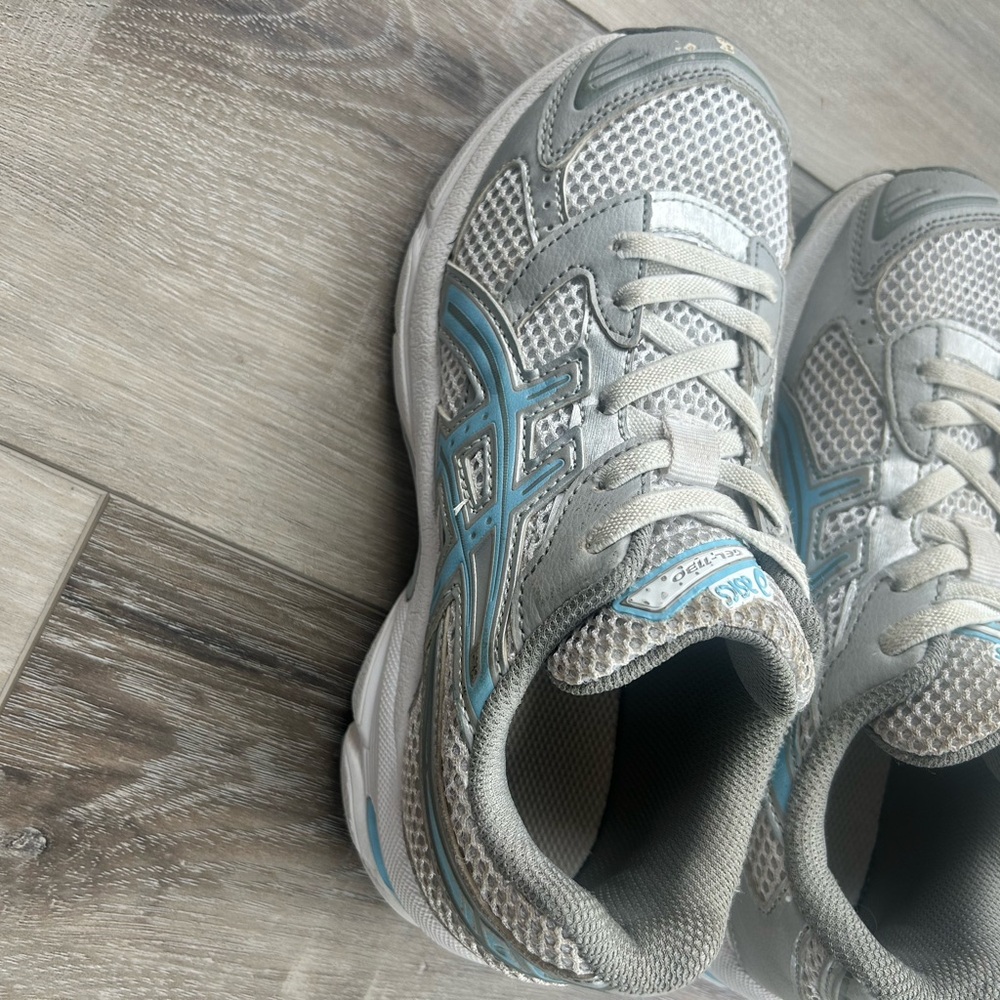 Asics Boys Sneakers in Gray and Light Blue - Picture 14 of 16